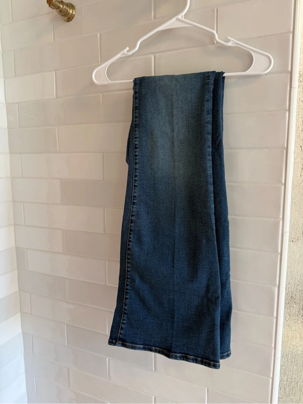 Good American Good Legs Flare Jeans - Dark Blue Blue004